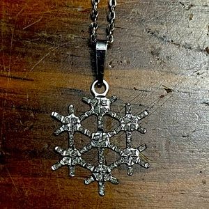 14k White Gold Snowflake necklace